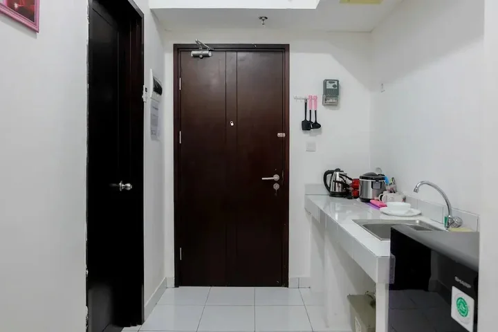 Legok: Modern & Comfy Studio @ Casa De Parco Apartment