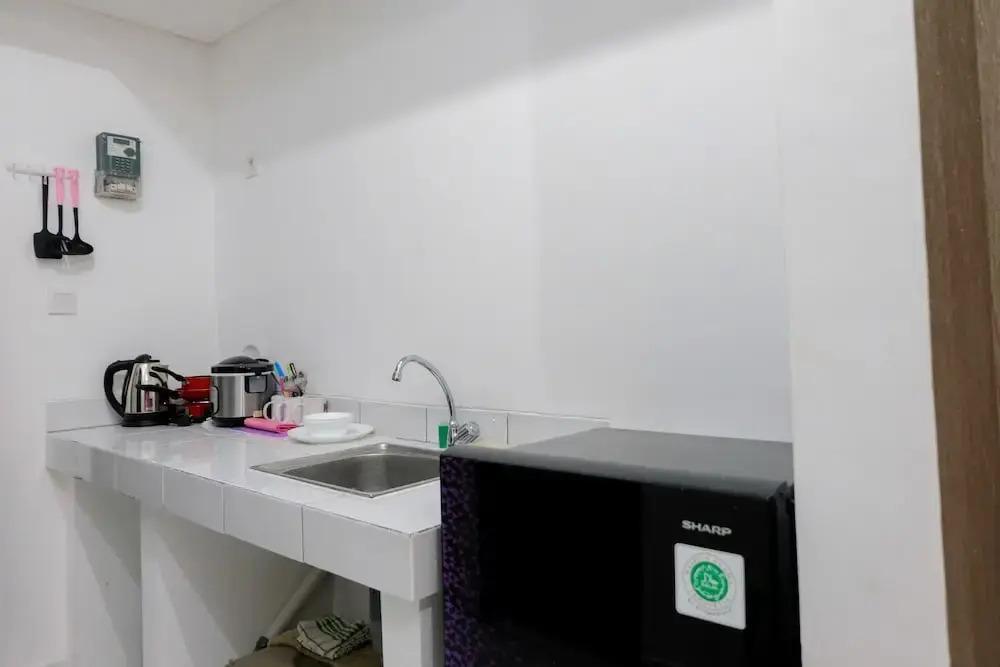 Legok: Modern & Comfy Studio @ Casa De Parco Apartment