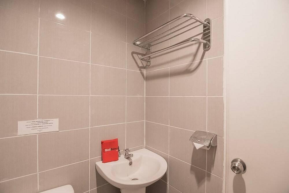 Семаранг: RedDoorz Plus near Undip Pleburan