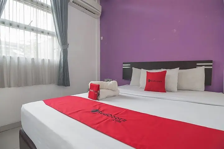 Семаранг: RedDoorz Plus near Undip Pleburan