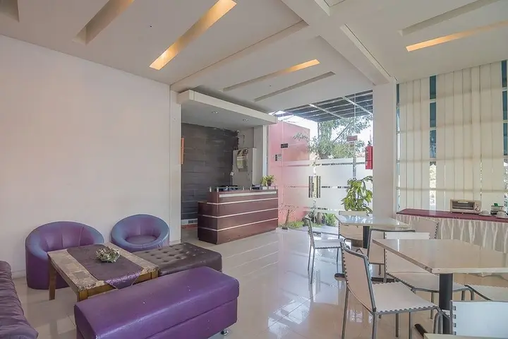 Семаранг: RedDoorz Plus near Undip Pleburan