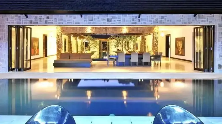 Керобокан: Modern Family Villa