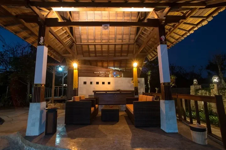 Лембонган-Айленд: D'Byas Beach Club and Villa