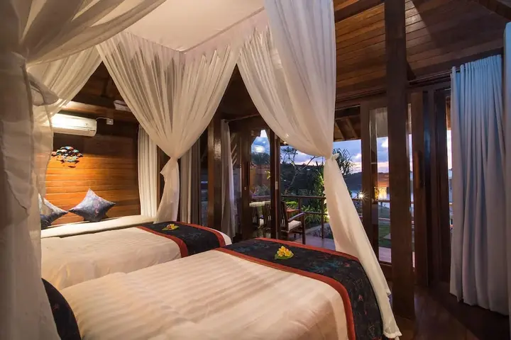 Лембонган-Айленд: D'Byas Beach Club and Villa