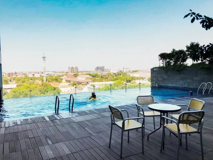 Сурабая: Relaxing Studio Apartment at Tamansari Papilio