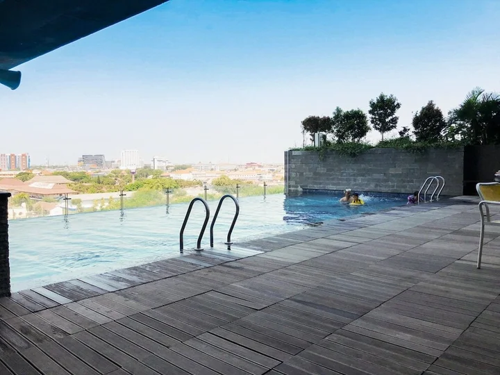 Сурабая: Relaxing Studio Apartment at Tamansari Papilio