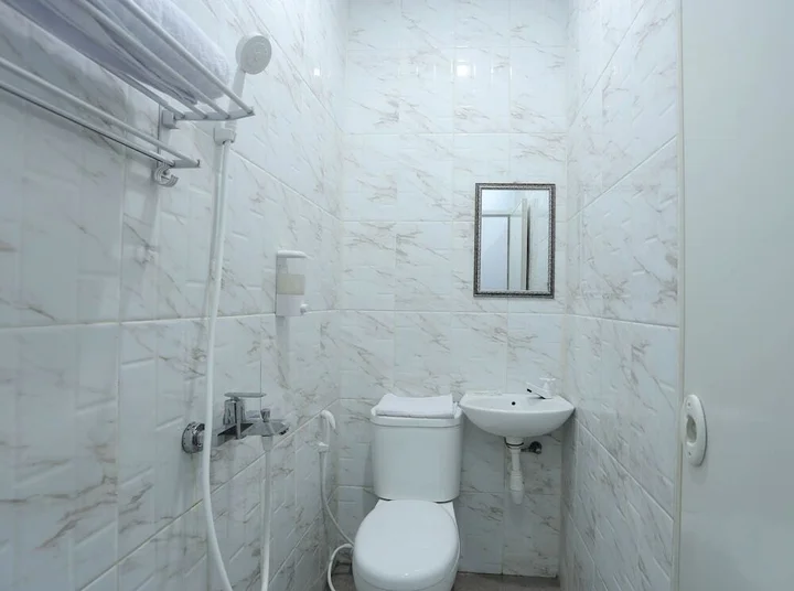 Джакарта: Ratana Cengkareng