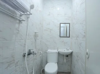 Джакарта: Ratana Cengkareng