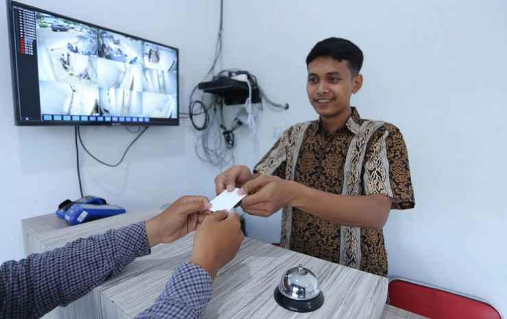 Джакарта: Ratana Cengkareng