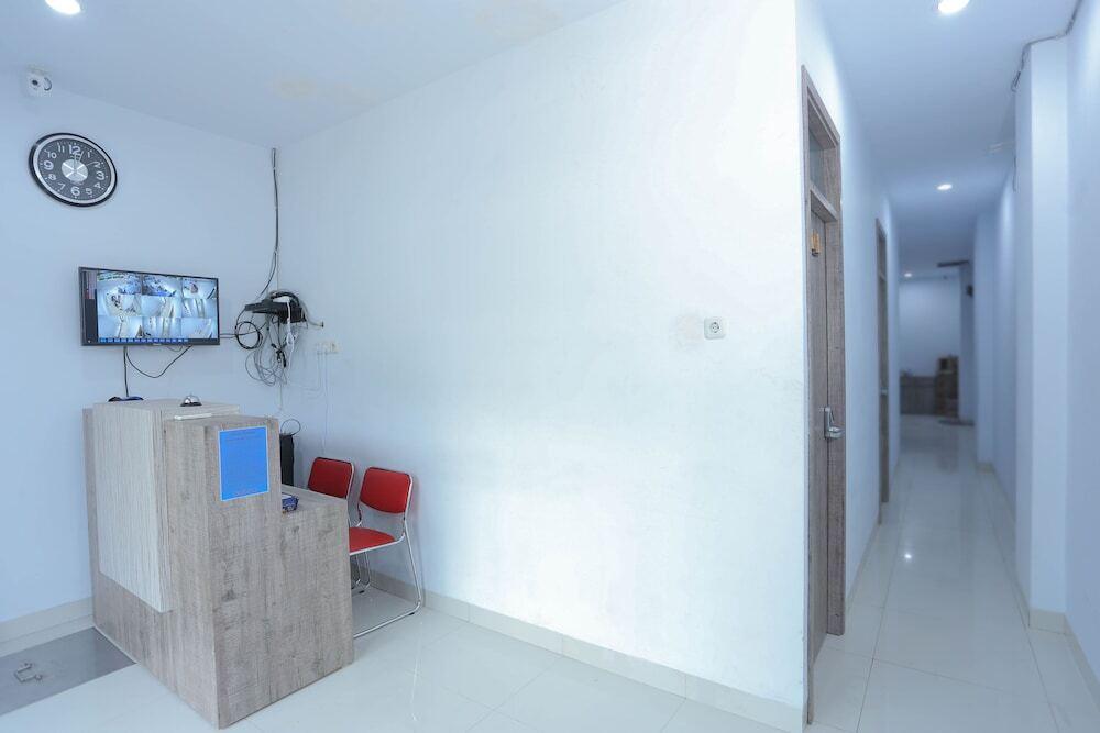 Джакарта: Ratana Cengkareng