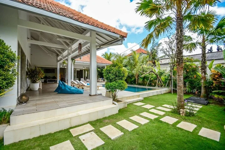 Унгасан: Villa Kampung