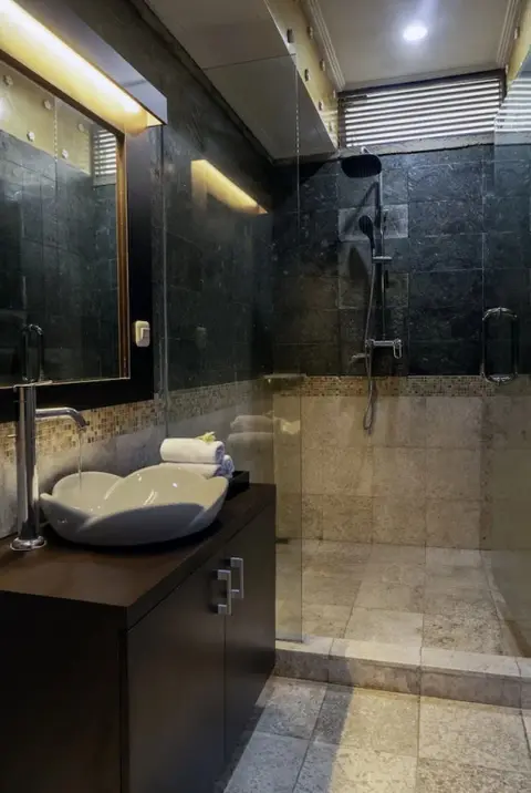 Беноа: Villa Crystaloka