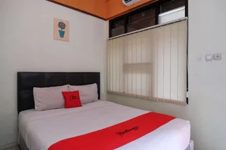 Депок: OYO 1162 ZE room