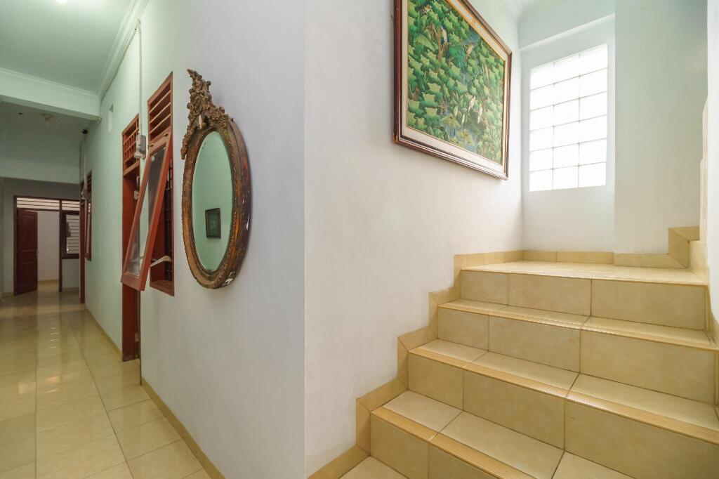 Медан: RedDoorz Syariah @ Jalan Dr Mansyur Medan