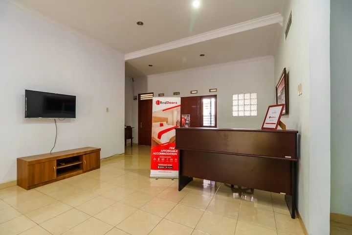 Медан: RedDoorz Syariah @ Jalan Dr Mansyur Medan