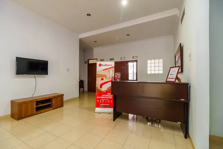 RedDoorz Syariah @ Jalan Dr Mansyur Medan — фото 2
