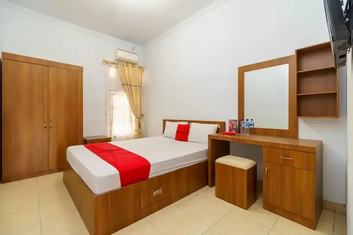RedDoorz Syariah @ Jalan Dr Mansyur Medan — фото 6