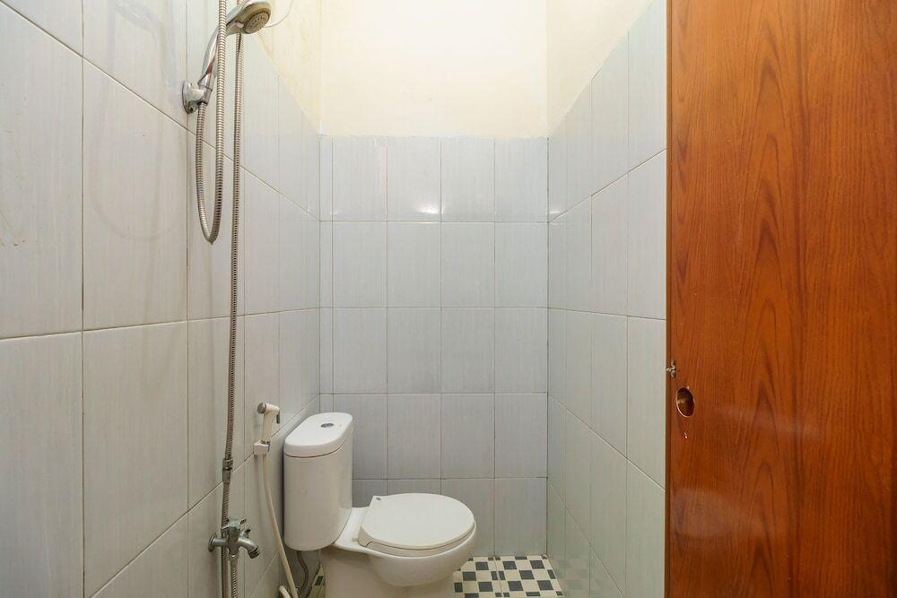 Медан: RedDoorz Syariah @ Jalan Dr Mansyur Medan