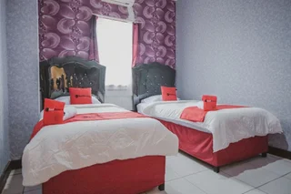 Медан: RedDoorz Plus near Istana Maimun Medan