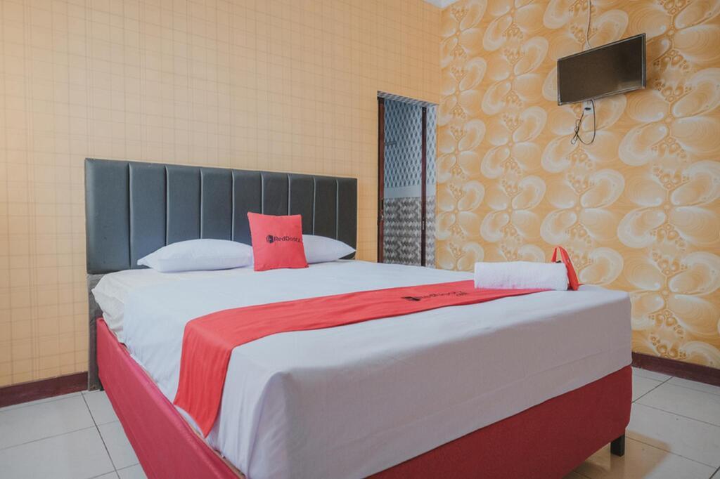 Медан: RedDoorz Plus near Istana Maimun Medan