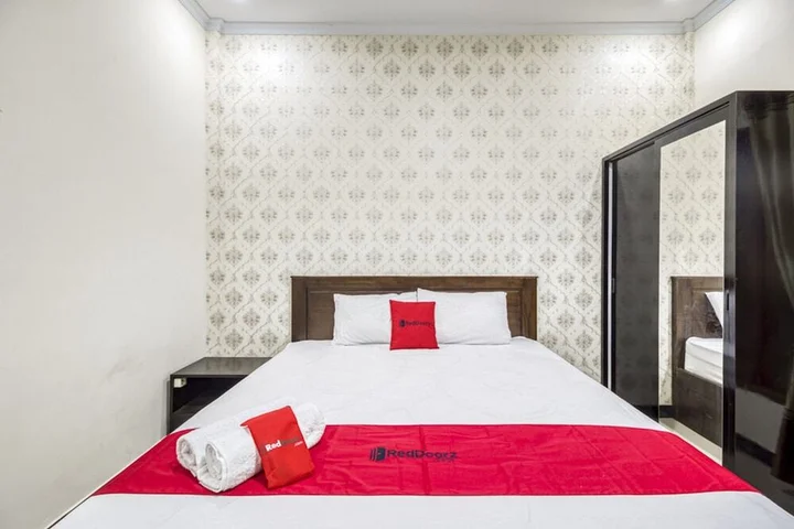 Батуретно: RedDoorz Syariah near Bandara Adisucipto Yogyakarta