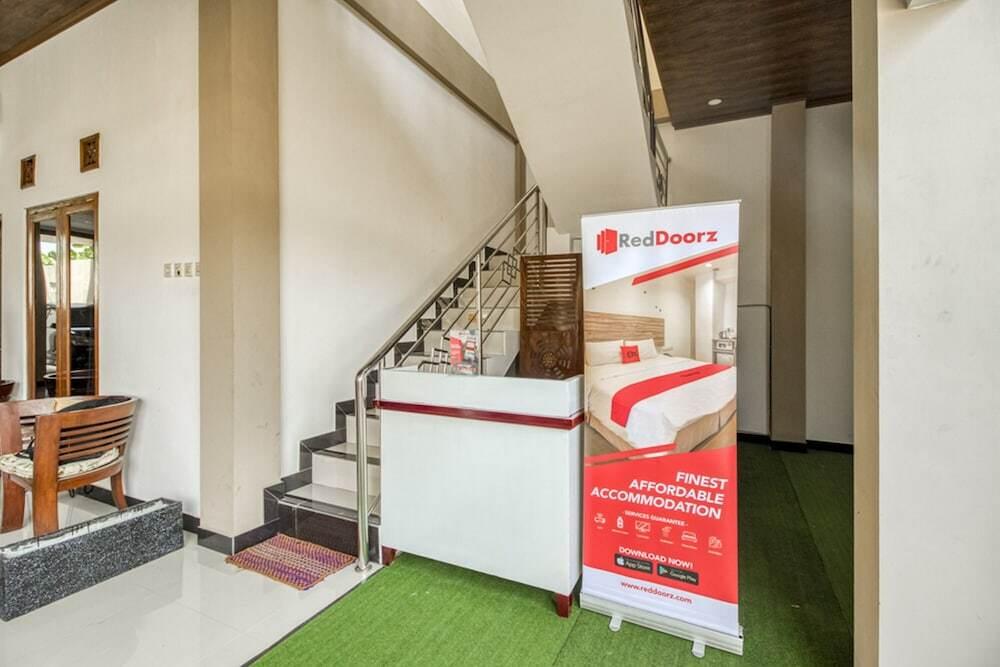 Батуретно: RedDoorz Syariah near Bandara Adisucipto Yogyakarta
