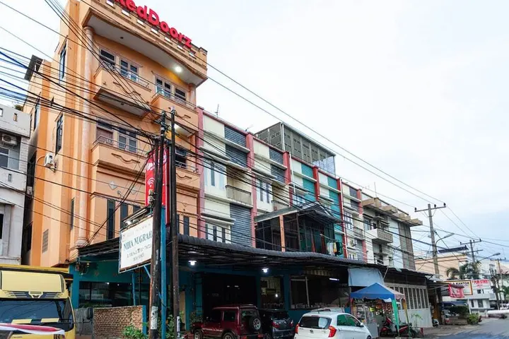 Медан: RedDoorz near Yuki Simpang Raya Mall Medan 2
