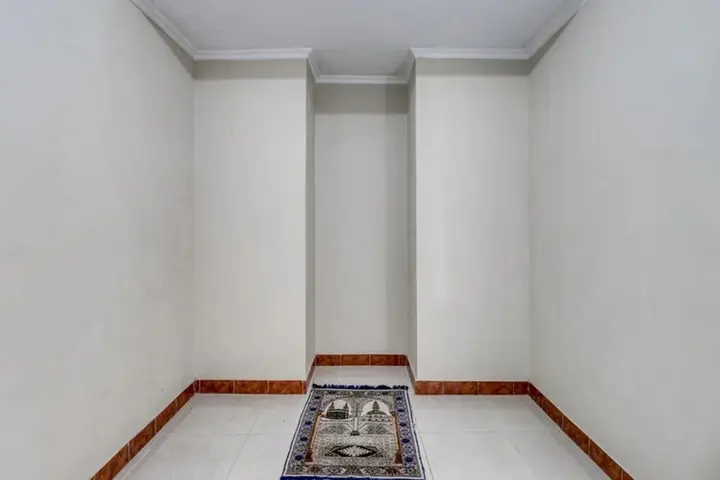Депок: RedDoorz near Babarsari 2