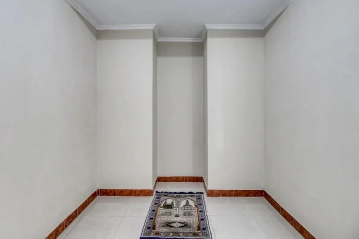 Депок: RedDoorz near Babarsari 2