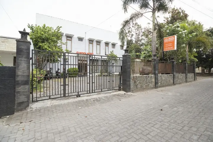Депок: KoolKost near Hartono Mall Yogyakarta