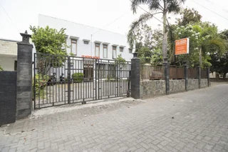 Депок: KoolKost near Hartono Mall Yogyakarta