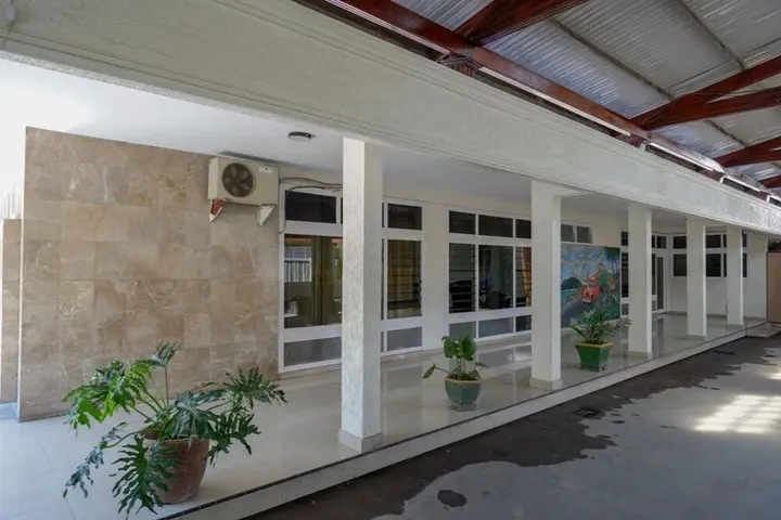 Палу: RedDoorz Plus @ Alam Raya Hotel