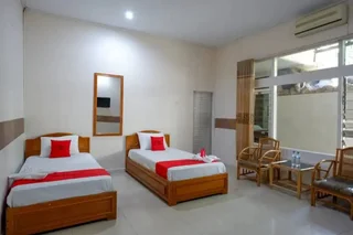 Палу: RedDoorz Plus @ Alam Raya Hotel