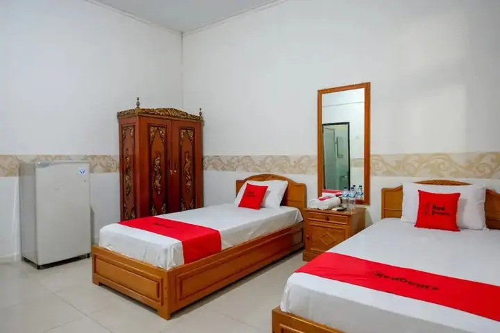 Палу: RedDoorz Plus @ Alam Raya Hotel
