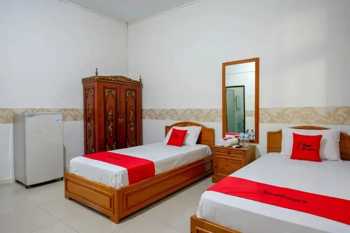 Палу: RedDoorz Plus @ Alam Raya Hotel