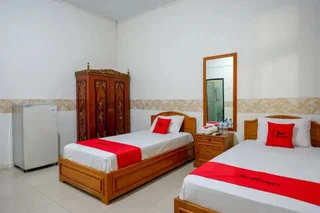 Палу: RedDoorz Plus @ Alam Raya Hotel