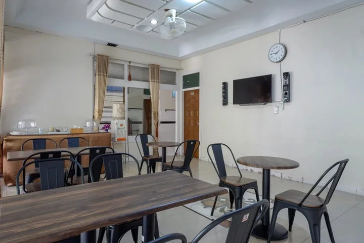 Палу: RedDoorz Plus @ Alam Raya Hotel