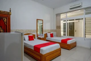 Палу: RedDoorz Plus @ Alam Raya Hotel