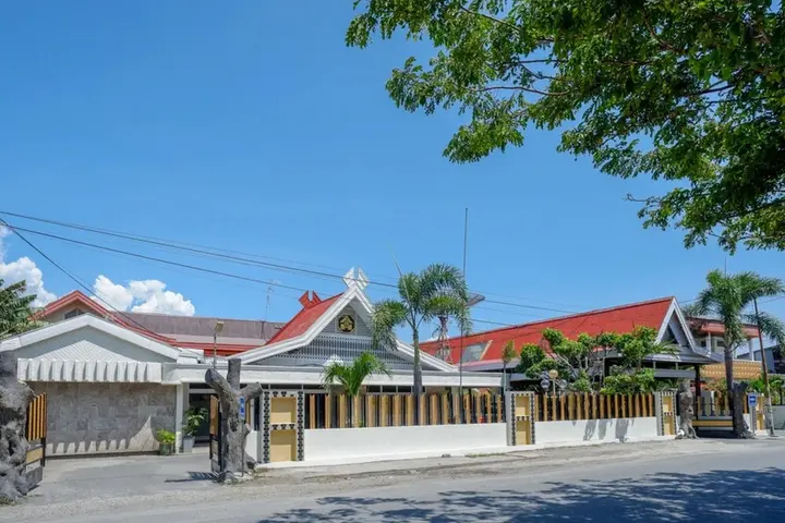 Палу: RedDoorz Plus @ Alam Raya Hotel