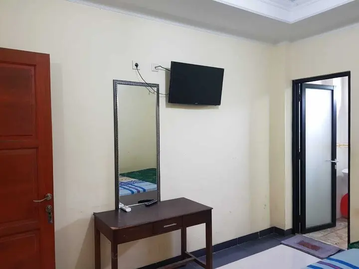 Депок: Oyo 2832 Wisma Sukatani Indah