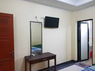 Депок: Oyo 2832 Wisma Sukatani Indah