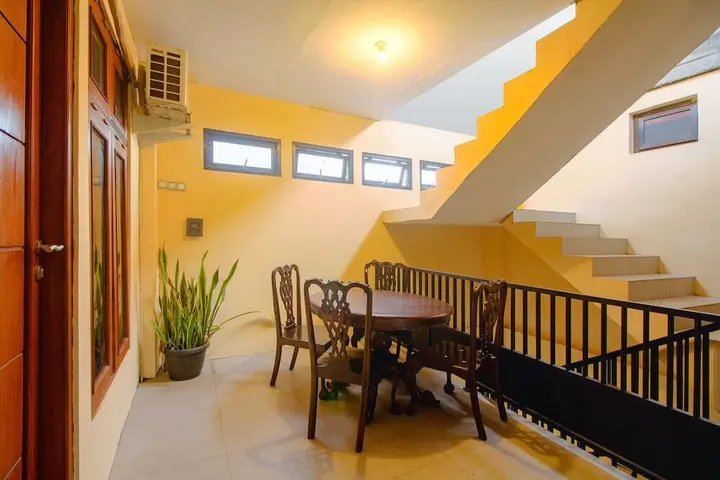Батуретно: Oyo 2476 Maguwo Indah Homestay