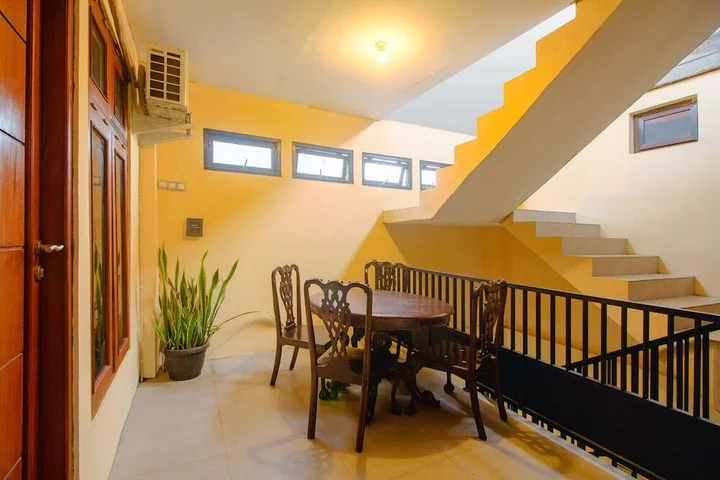 Батуретно: Oyo 2476 Maguwo Indah Homestay