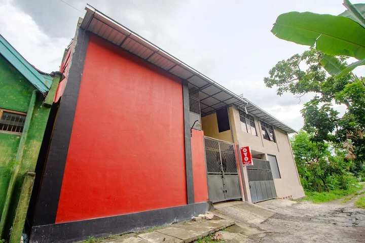 Батуретно: Oyo 2476 Maguwo Indah Homestay