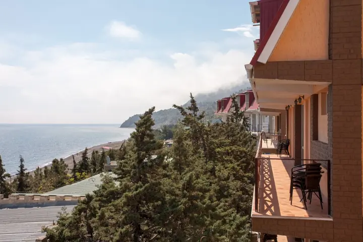 Приветное: Eco-Village Hotel