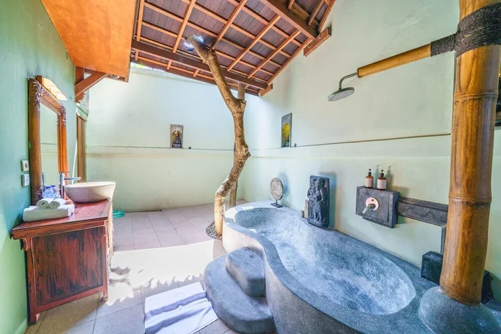 Кута: Villa Santhi