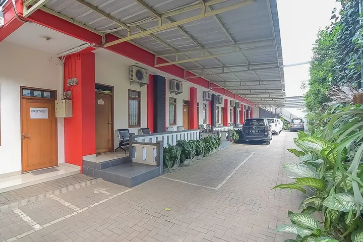 Сумеданг: RedDoorz near IPDN 2