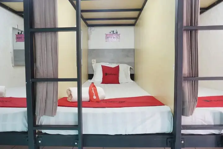 RedDoorz Hostel @ Borobudur Street — фото 6
