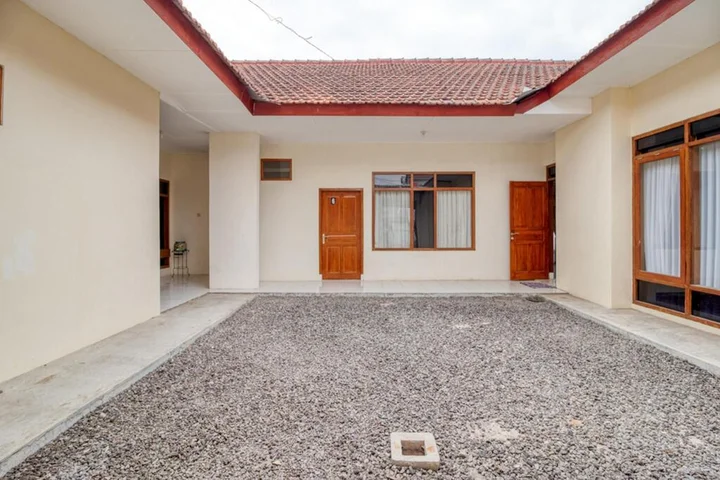 Батуретно: RedDoorz near Universitas Gajah Mada