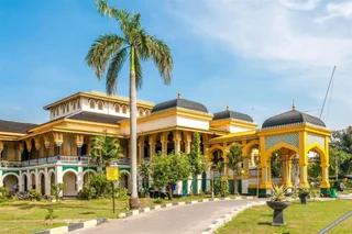 Медан: RedDoorz Plus near Thamrin Plaza Medan